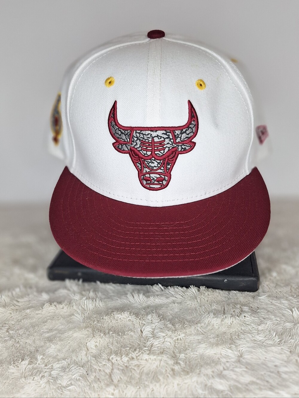 NBA White, Black & Yellow Chicago Bulls Inner Logo 9FIFTY Snapback